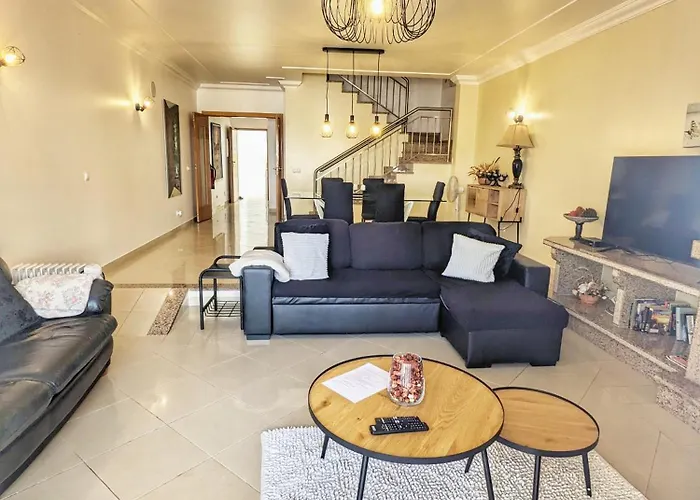Farm Village- Townhouse 2 Mins From Old Town Albufeira