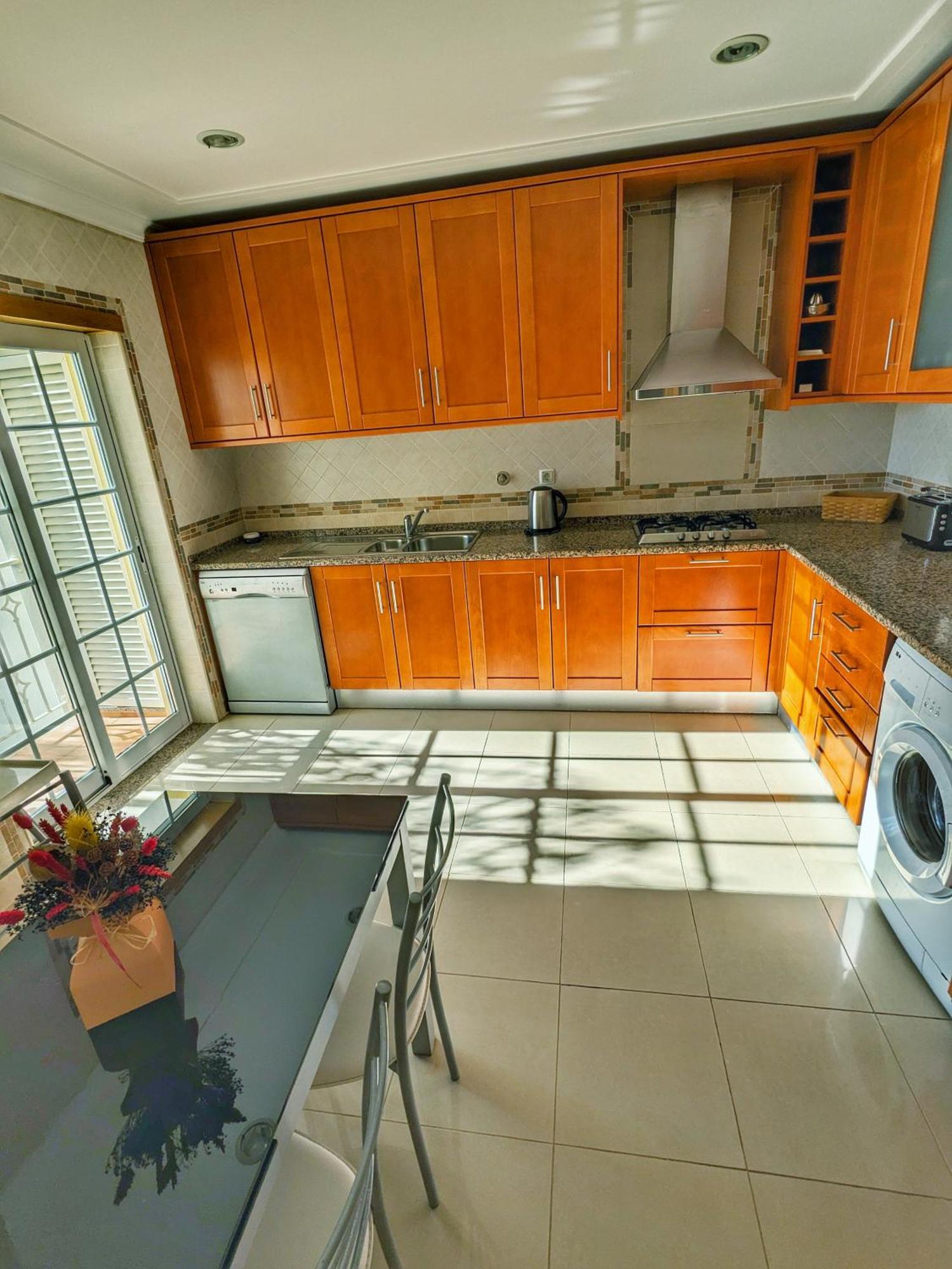 Farm Village- Townhouse 2 Mins From Old Town Albufeira *